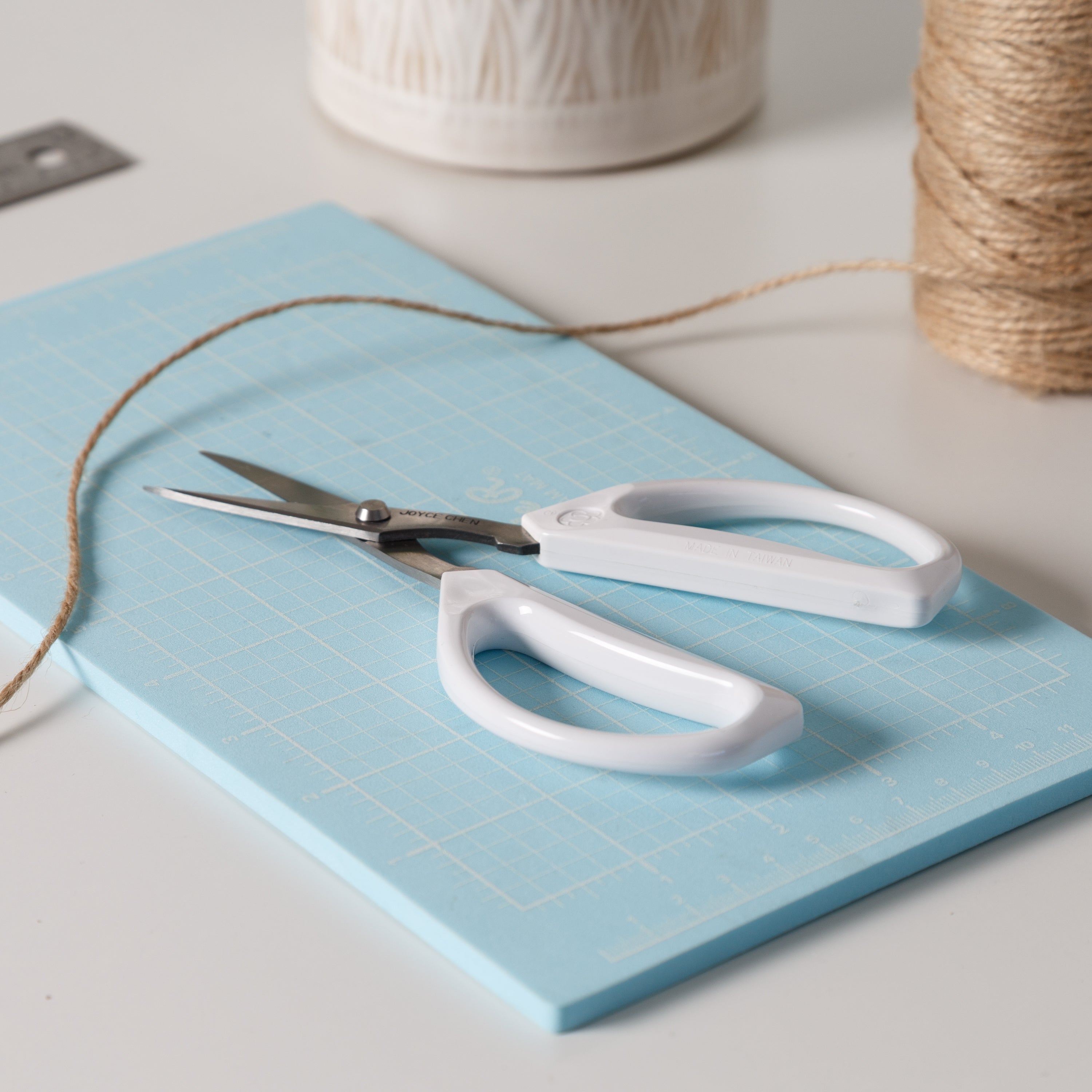 Original Unlimited Kitchen Scissors with White Handles