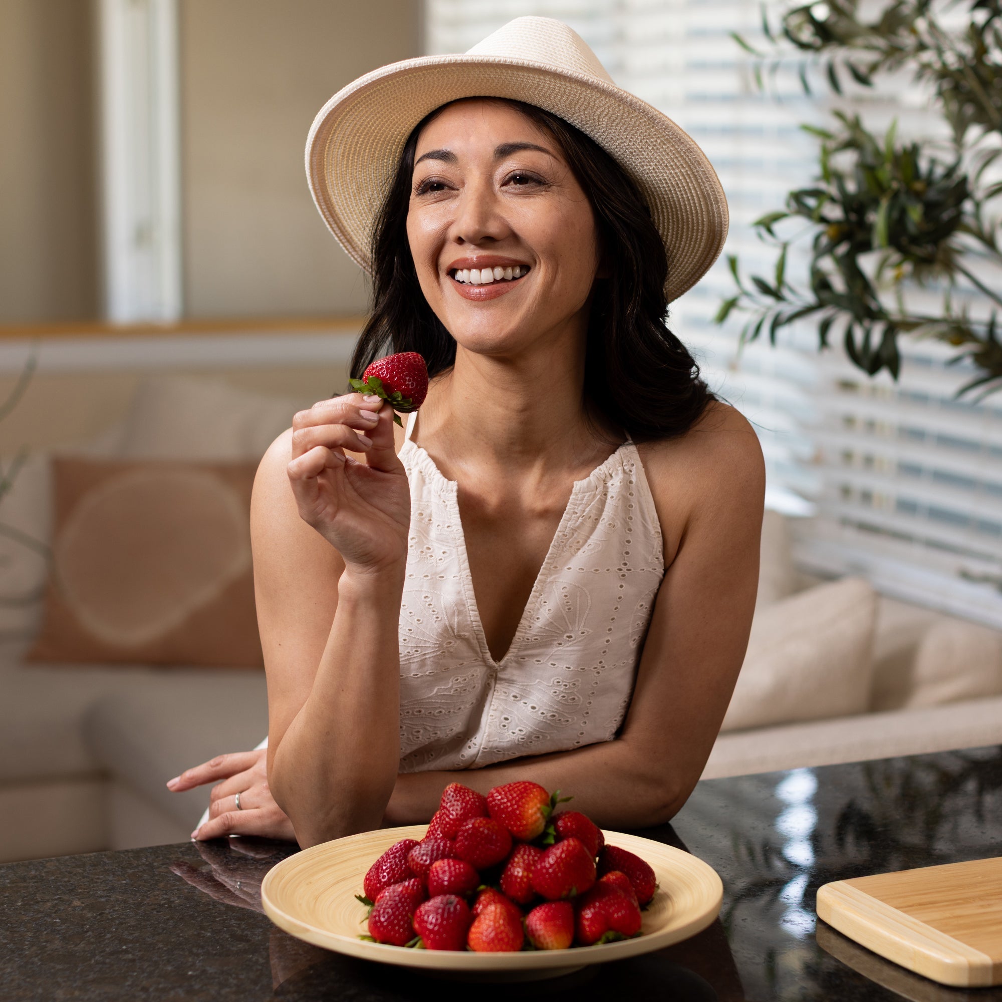 Lexa Bamboo Footed Plate, 12 Inch